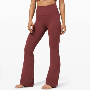 Lululemon Groove Pant Flare Super High-Rise *Nulu
Savannah 6 perfect condition